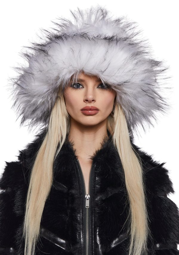Flirty Fuzzy Bucket Hat ?C White